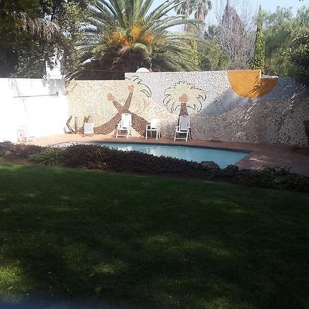 Rosebank Lodge & Backpacker Johannesburg Exterior photo